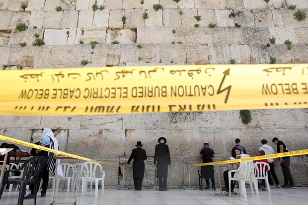 У овој земљи се дроновима, хеликоптерима и шок бомбама боре против вируса корона